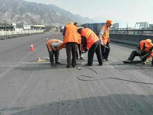 乌烈镇道路桥梁病害治理